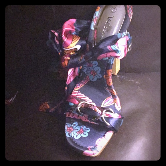 WD Collection Heels 💥💥SALE💥💥 - Picture 2 of 5